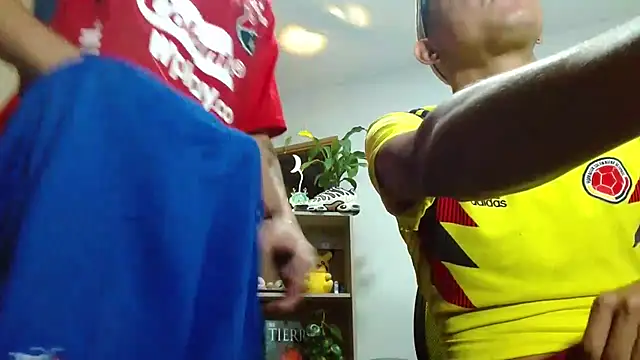 Snapshot of skinny23cm chatting on November 11, 2025, 9:04 am skinny23cm online show from November 11, 2025, 9:04 am