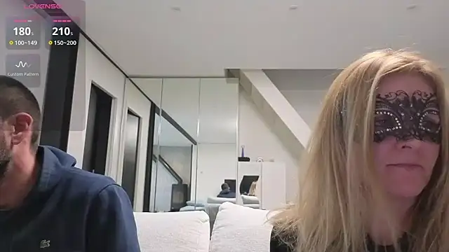 Snapshot of bellemasquer chatting on December 2, 2025, 10:00 pm bellemasquer online show from December 2, 2025, 10:00 pm