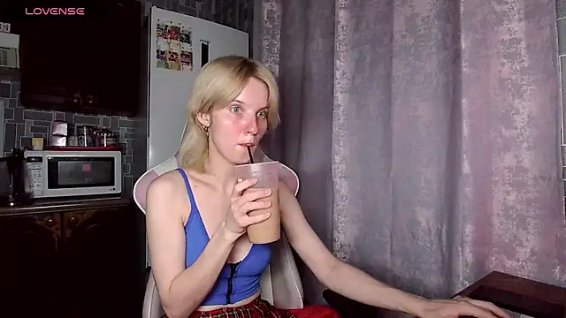 Snapshot of Madelaineses chatting on June 26, 2026, 4:46 pm Madelaineses online show from June 26, 2026, 4:46 pm