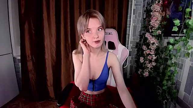 Snapshot of Madelaineses chatting on May 7, 2026, 8:01 pm Madelaineses online show from May 7, 2026, 8:01 pm