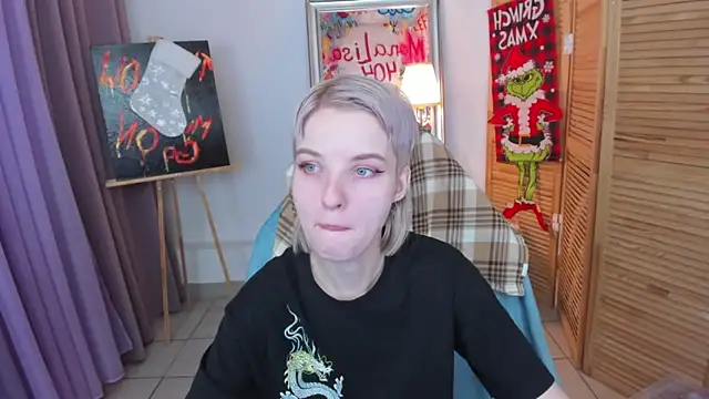 Snapshot of Madelaineses chatting on January 6, 2026, 10:08 am Madelaineses online show from January 6, 2026, 10:08 am