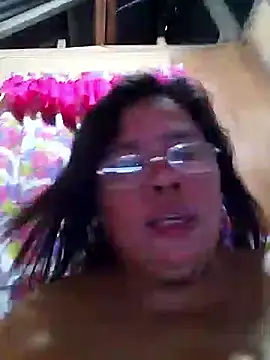 Snapshot of Huge_mama69 chatting on October 24, 2025, 3:38 am Huge mama69 online show from October 24, 2025, 3:38 am