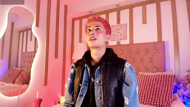 Snapshot of OzorioDany chatting on April 14, 2026, 4:06 am OzorioDany online show from April 14, 2026, 4:06 am