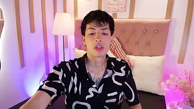 Snapshot of OzorioDany chatting on March 16, 2026, 5:44 am OzorioDany online show from March 16, 2026, 5:44 am