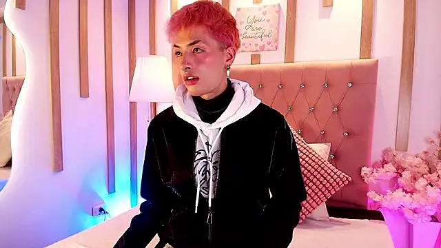 Snapshot of OzorioDany chatting on April 13, 2026, 3:32 am OzorioDany online show from April 13, 2026, 3:32 am