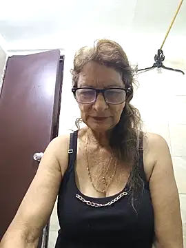 MaryeLunna online show from November 11, 2025, 11:16 am