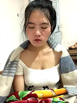 Snapshot of Maymay97 chatting on November 10, 2025, 12:04 am Maymay97 online show from November 10, 2025, 12:04 am