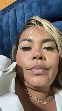 EmilyDuran  online show from April 3, 2026, 3:35 am