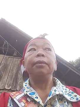 VangLe73 online show from October 13, 2025, 12:34 am