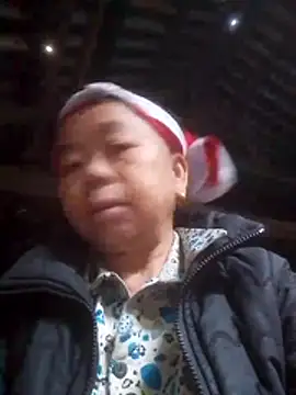 Snapshot of VangLe73 chatting on February 12, 2026, 6:02 am VangLe73 online show from February 12, 2026, 6:02 am