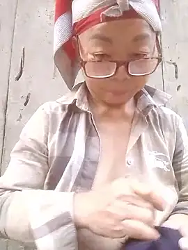 VangLe73 online show from October 30, 2025, 9:40 am