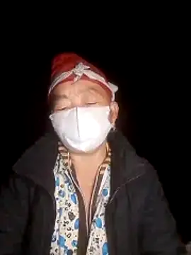 Snapshot of VangLe73 chatting on February 3, 2026, 10:48 pm VangLe73 online show from February 3, 2026, 10:48 pm