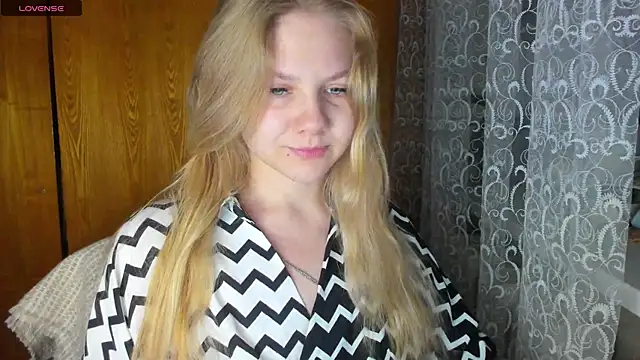 AlinaMors online show from December 4, 2025, 10:20 pm