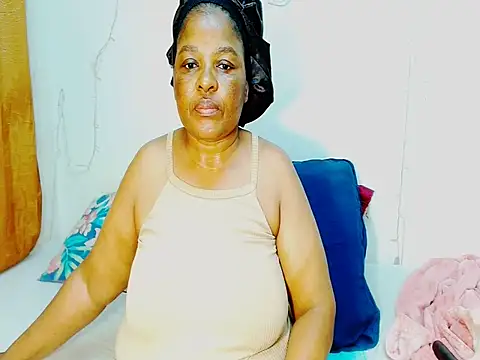 Snapshot of Love-Racheal75 chatting on November 15, 2025, 4:05 am Love-Racheal75 online show from November 15, 2025, 4:05 am