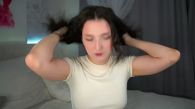 Snapshot of FalineBeacher chatting on March 4, 2026, 1:13 am FalineBeacher online show from March 4, 2026, 1:13 am