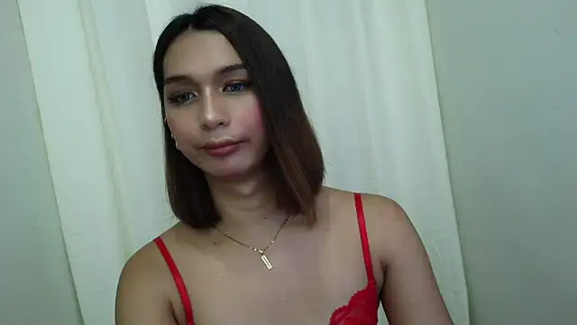 Snapshot of Sophia_Trans chatting on April 7, 2026, 8:43 pm Sophia Trans online show from April 7, 2026, 8:43 pm