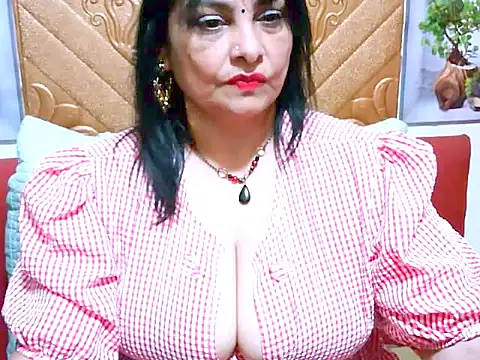 Indiansweetness77 online show from June 19, 2026, 4:46 pm