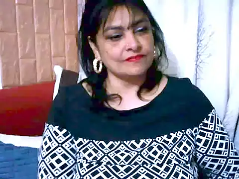 Indiansweetness77 online show from July 3, 2026, 4:52 am