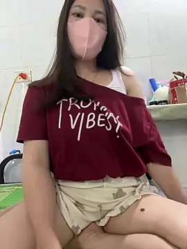 Snapshot of Moan_Mary chatting on March 26, 2026, 4:05 pm Moan Mary online show from March 26, 2026, 4:05 pm