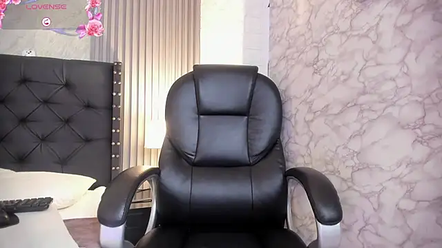 Snapshot of andrea__hills chatting on September 11, 2025, 7:14 pm andrea hills online show from September 11, 2025, 7:14 pm