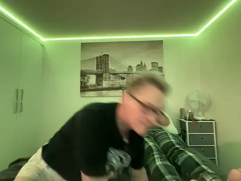 Curvy-Jinx online show from March 29, 2026, 7:15 pm