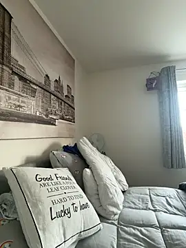 Curvy-Jinx online show from February 17, 2026, 8:22 am