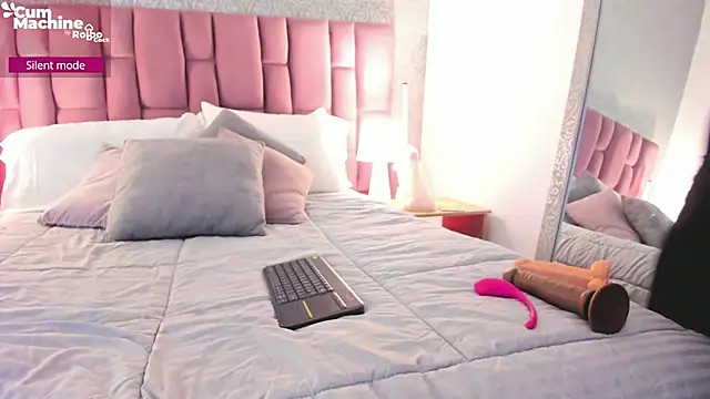 Snapshot of MartinaRizzi chatting on November 15, 2025, 3:43 am MartinaRizzi online show from November 15, 2025, 3:43 am