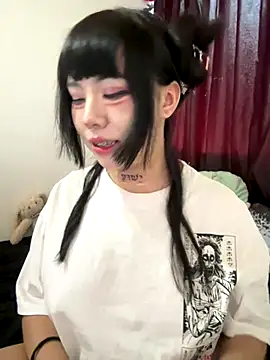 Snapshot of Kitty_yukimura chatting on October 16, 2025, 10:18 pm Kitty yukimura online show from October 16, 2025, 10:18 pm