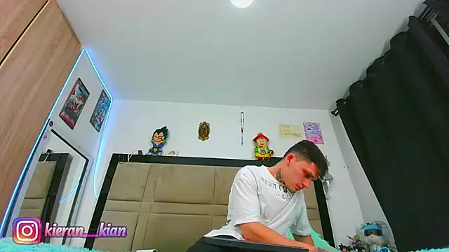 Snapshot of Kieran_kian chatting on July 8, 2026, 2:03 am Kieran kian online show from July 8, 2026, 2:03 am