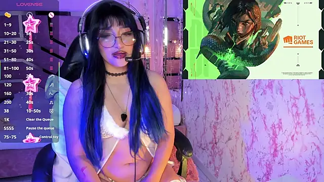 Snapshot of AriaNova_ chatting on January 10, 2026, 1:39 pm AriaNova online show from January 10, 2026, 1:39 pm