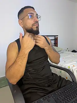 vincentjaxon online show from November 26, 2025, 6:41 pm