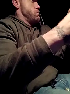 Snapshot of Luv2SuckBWC92 chatting on December 18, 2025, 12:49 am Luv2SuckBWC92 online show from December 18, 2025, 12:49 am