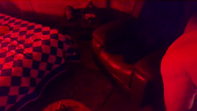 Snapshot of Luv2SuckBWC92 chatting on December 15, 2025, 2:28 am Luv2SuckBWC92 online show from December 15, 2025, 2:28 am