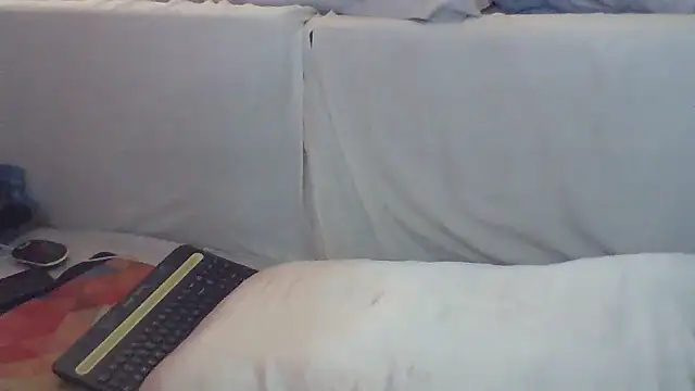 Snapshot of Luv2SuckBWC92 chatting on September 15, 2025, 5:02 pm Luv2SuckBWC92 online show from September 15, 2025, 5:02 pm