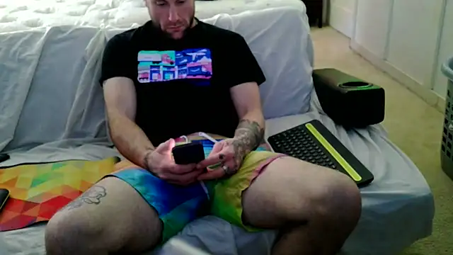 Snapshot of Luv2SuckBWC92 chatting on October 3, 2025, 4:52 pm Luv2SuckBWC92 online show from October 3, 2025, 4:52 pm