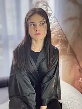 Snapshot of Sofi_Leal chatting on October 21, 2025, 12:37 pm Sofi Leal online show from October 21, 2025, 12:37 pm