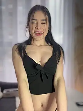 Snapshot of Sofi_Leal chatting on October 8, 2025, 12:28 pm Sofi Leal online show from October 8, 2025, 12:28 pm