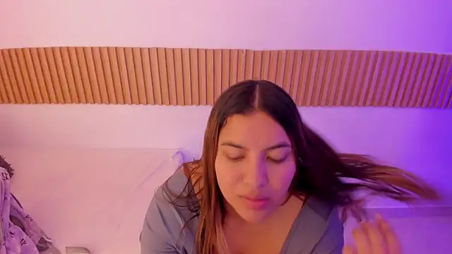 Snapshot of OliviaSweett chatting on November 21, 2025, 6:51 pm OliviaSweett online show from November 21, 2025, 6:51 pm