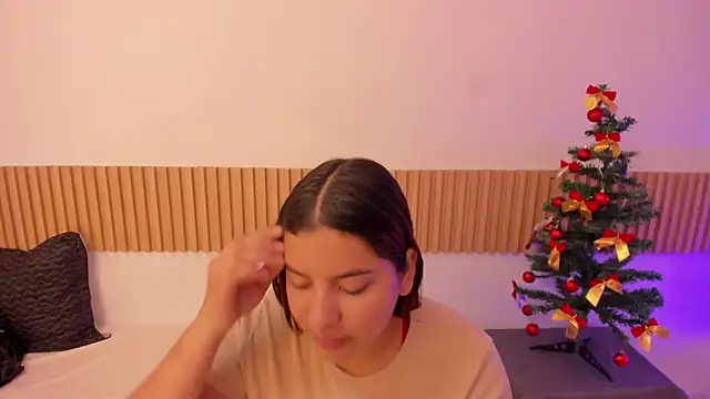 Snapshot of OliviaSweett chatting on December 5, 2025, 6:39 pm OliviaSweett online show from December 5, 2025, 6:39 pm