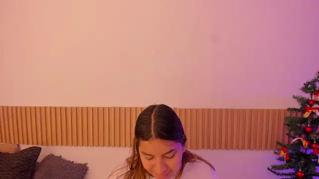 Snapshot of OliviaSweett chatting on November 30, 2025, 6:52 pm OliviaSweett online show from November 30, 2025, 6:52 pm