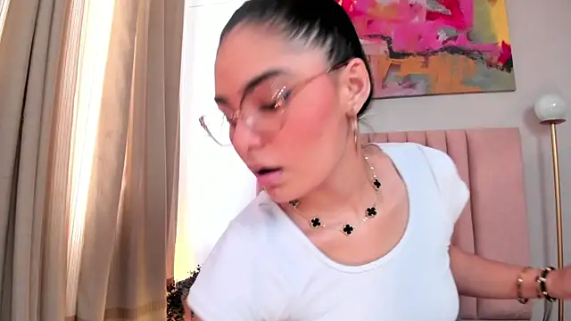 LunaAspen  online show from April 15, 2026, 6:12 pm