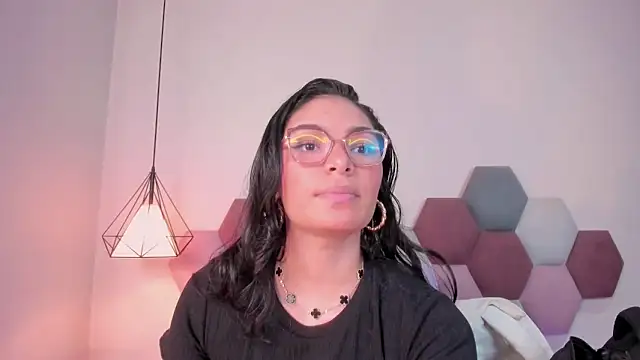 LunaAspen  online show from March 5, 2026, 6:04 pm