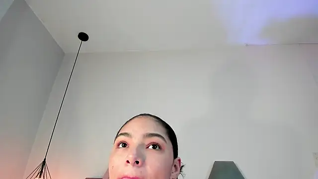 Snapshot of LunaAspen_ chatting on December 20, 2025, 2:31 pm LunaAspen online show from December 20, 2025, 2:31 pm