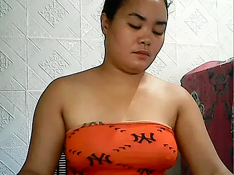 Snapshot of CreamyPussy4uxx chatting on May 27, 2026, 2:08 am CreamyPussy4uxx online show from May 27, 2026, 2:08 am