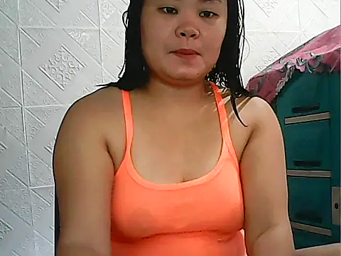 Snapshot of CreamyPussy4uxx chatting on May 21, 2026, 12:30 am CreamyPussy4uxx online show from May 21, 2026, 12:30 am