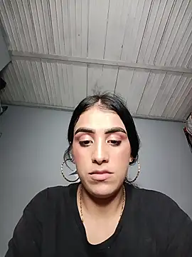 Snapshot of Bigtiti01 chatting on May 5, 2026, 9:40 pm Bigtiti01 online show from May 5, 2026, 9:40 pm