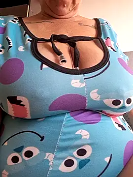 SinisterBabe online show from October 9, 2025, 1:22 pm