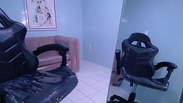 victoria hernandez t  online show from September 23, 2025, 1:07 pm