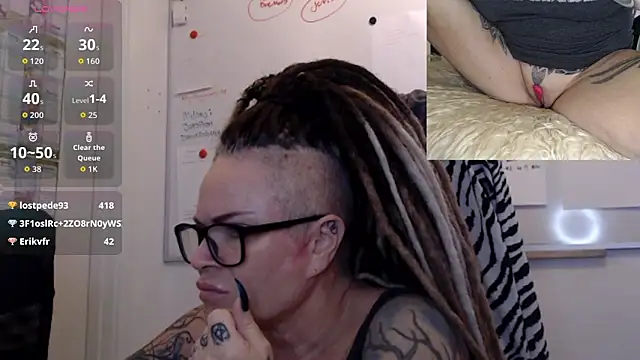 Snapshot of DarkDomina chatting on January 13, 2026, 8:18 am DarkDomina online show from January 13, 2026, 8:18 am