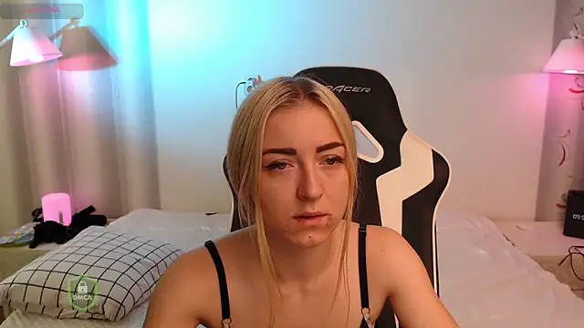 Snapshot of space_danger chatting on November 23, 2025, 6:56 am space danger online show from November 23, 2025, 6:56 am